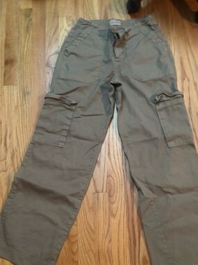 Universal Thread Women's Straight-Leg Cargo Jeans in Khaki